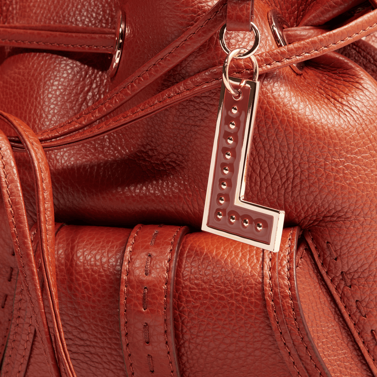 M BUCKET BAG