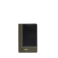 PASSEPORT HOLDER