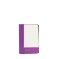 PASSEPORT HOLDER