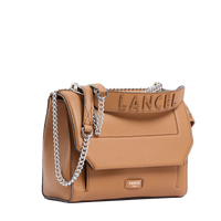 Flap bag with handle