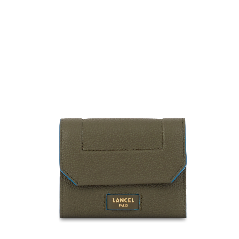 M flap compact wallet