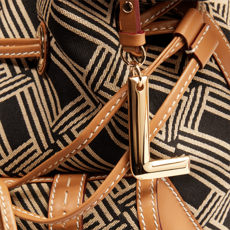 MEDIUM BUCKET BAG