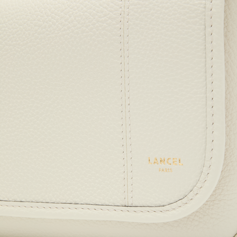 M FLAP BAG