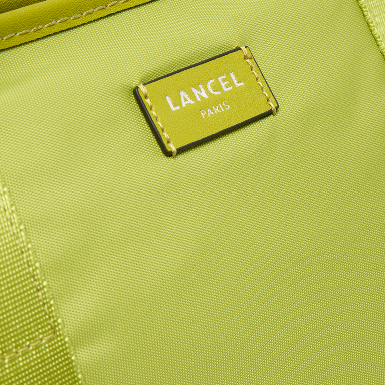 M ZIP TOTE BAG