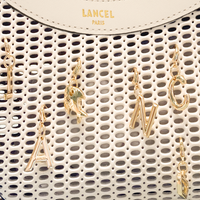 SAC ZIPPE M DOUBLE PORTE AVEC CHARMS