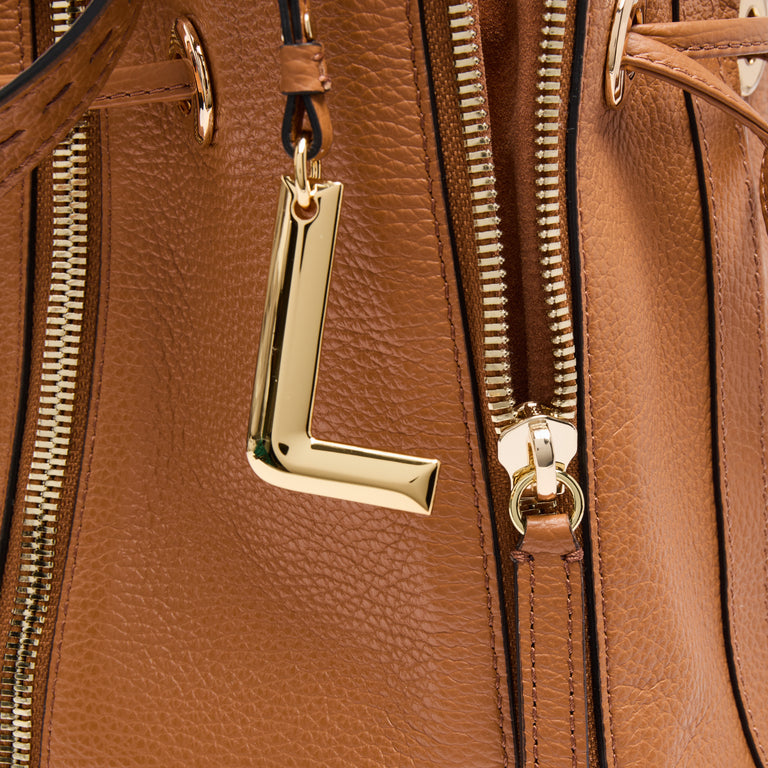 M BUCKET BAG