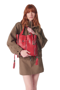M BUCKET BAG