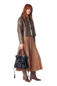 M BUCKET BAG