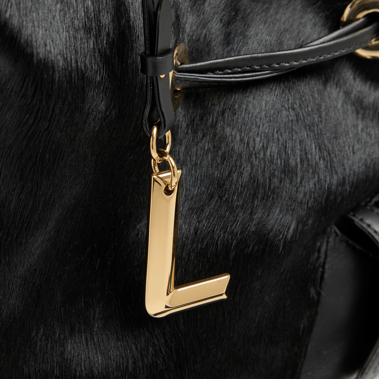 M BUCKET BAG