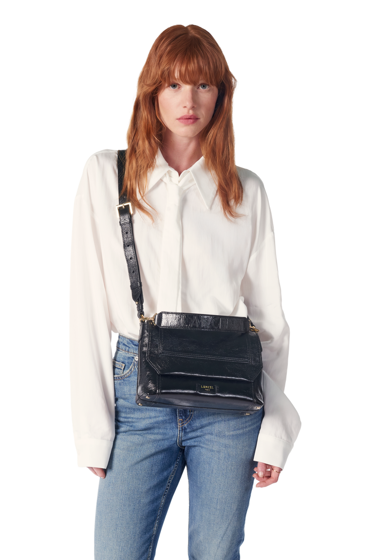 M FLAP BAG